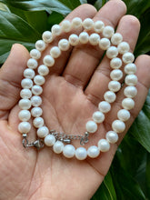 Load image into Gallery viewer, Classic Freshwater Pearl Necklace