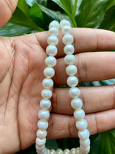 Load image into Gallery viewer, Classic Freshwater Pearl Necklace