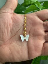 Load image into Gallery viewer, Shell Butterfly Necklace
